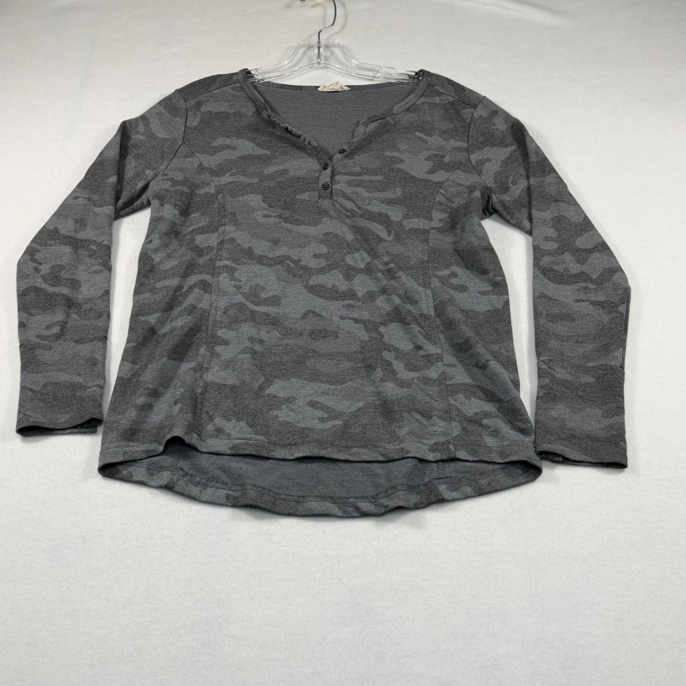Jane and Delancey Gray Camo Henley Long Sleeve Top Button Cuff Size Medium